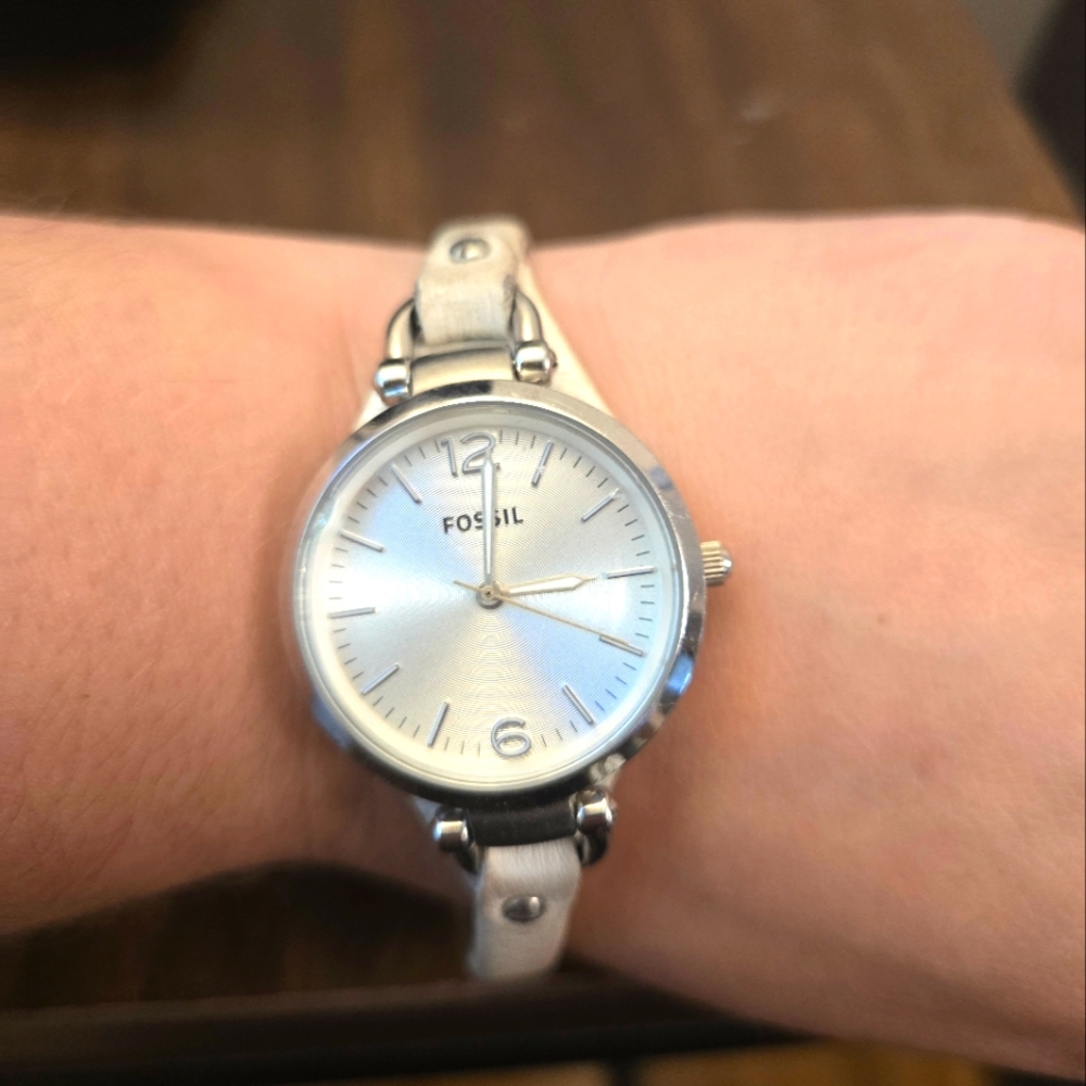 Fossil Cream Leather Banded Watch